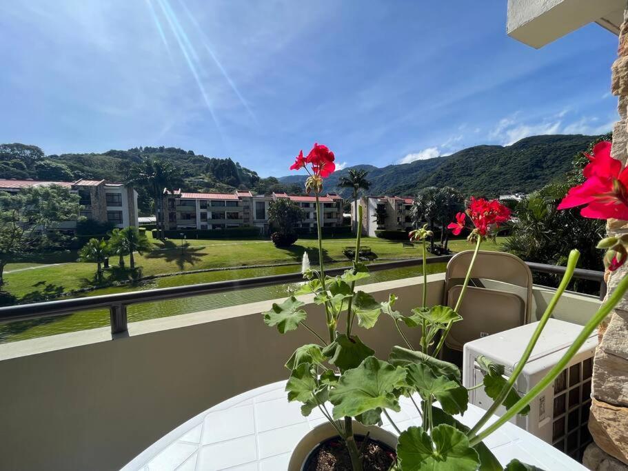 Cr Mariposa Rentals Lakeview Penthouse With Office Space, Pool, Gym, Tennis Santa Ana  Kültér fotó